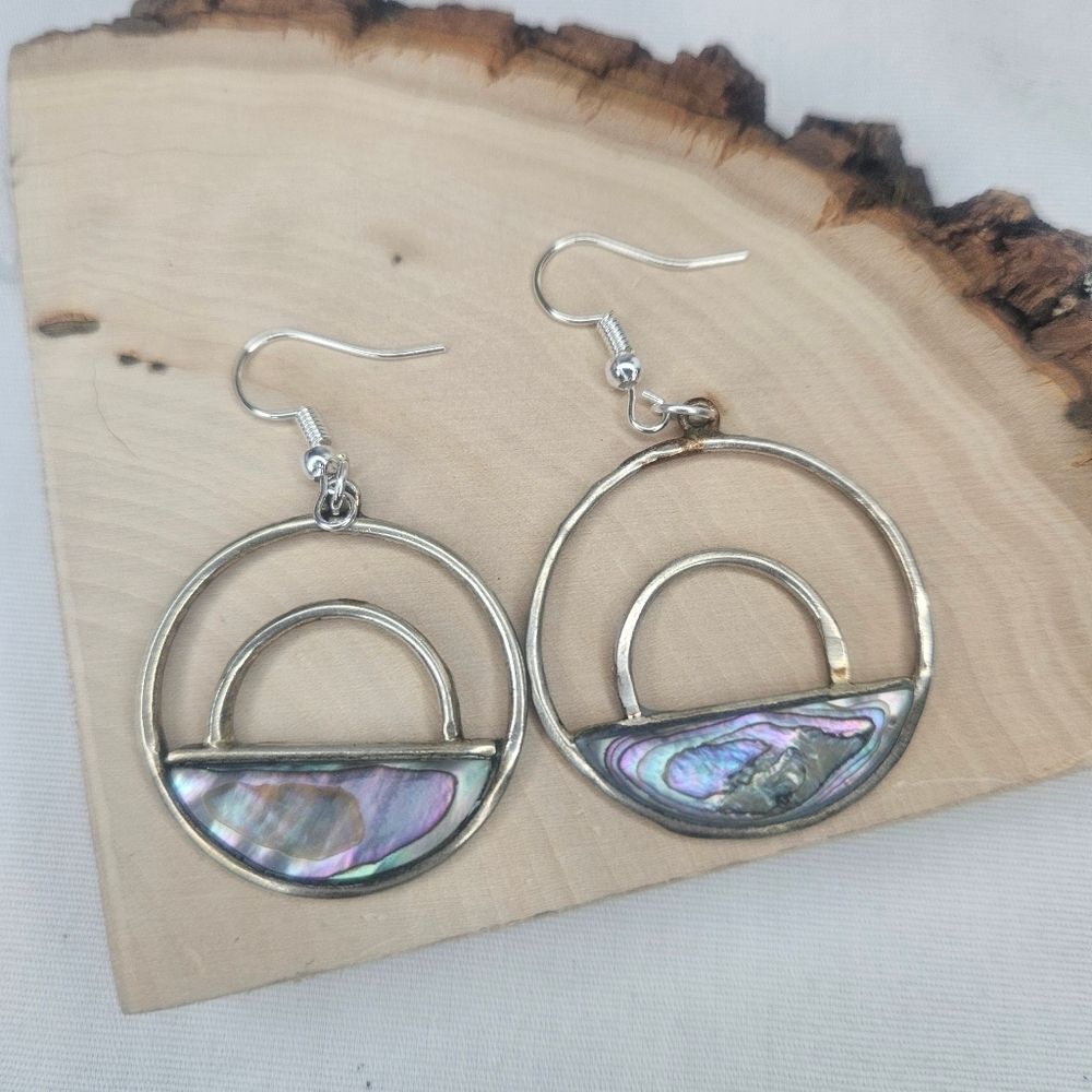 Vintage Mexico Handmade Abalone And Alpaca Silver Circle Earrings 90s GUC 1.25"